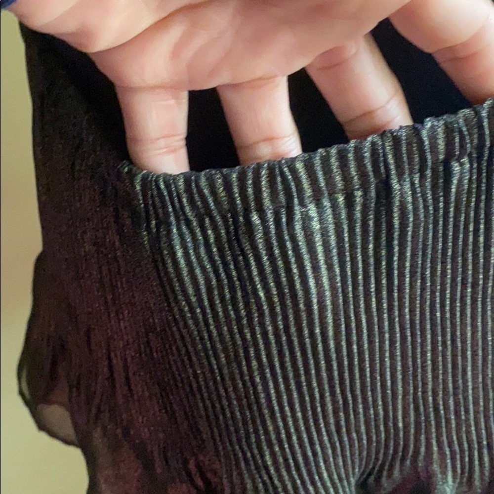 BEBE 🔔Gold/Black Shimmer Pleated Halter Top - Picture 6 of 6